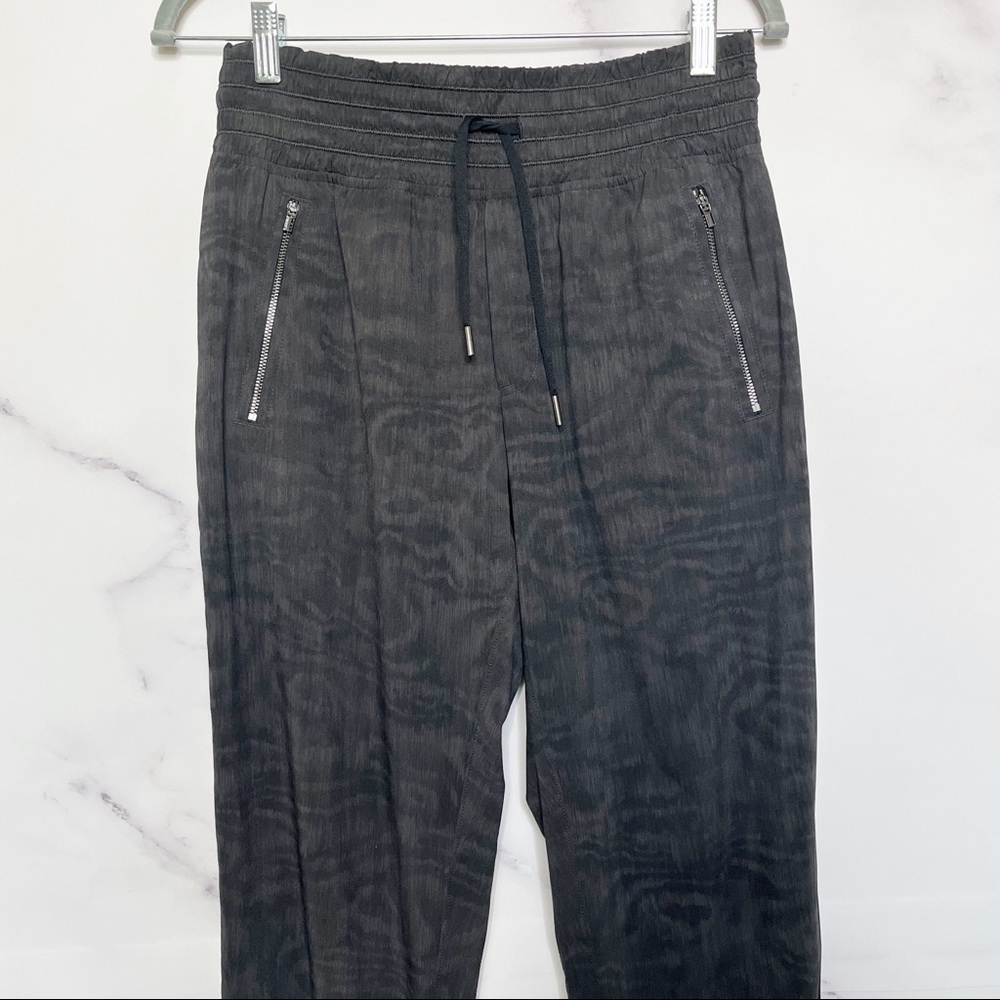 Athleta Camden Printed Jogger Pant in Black Moire - Picture 6 of 16